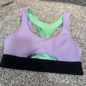 Alo Yoga - AIRLIFT CUTAWAY BRA - Violet Skies/Ultramint/Black - M - Gently Used